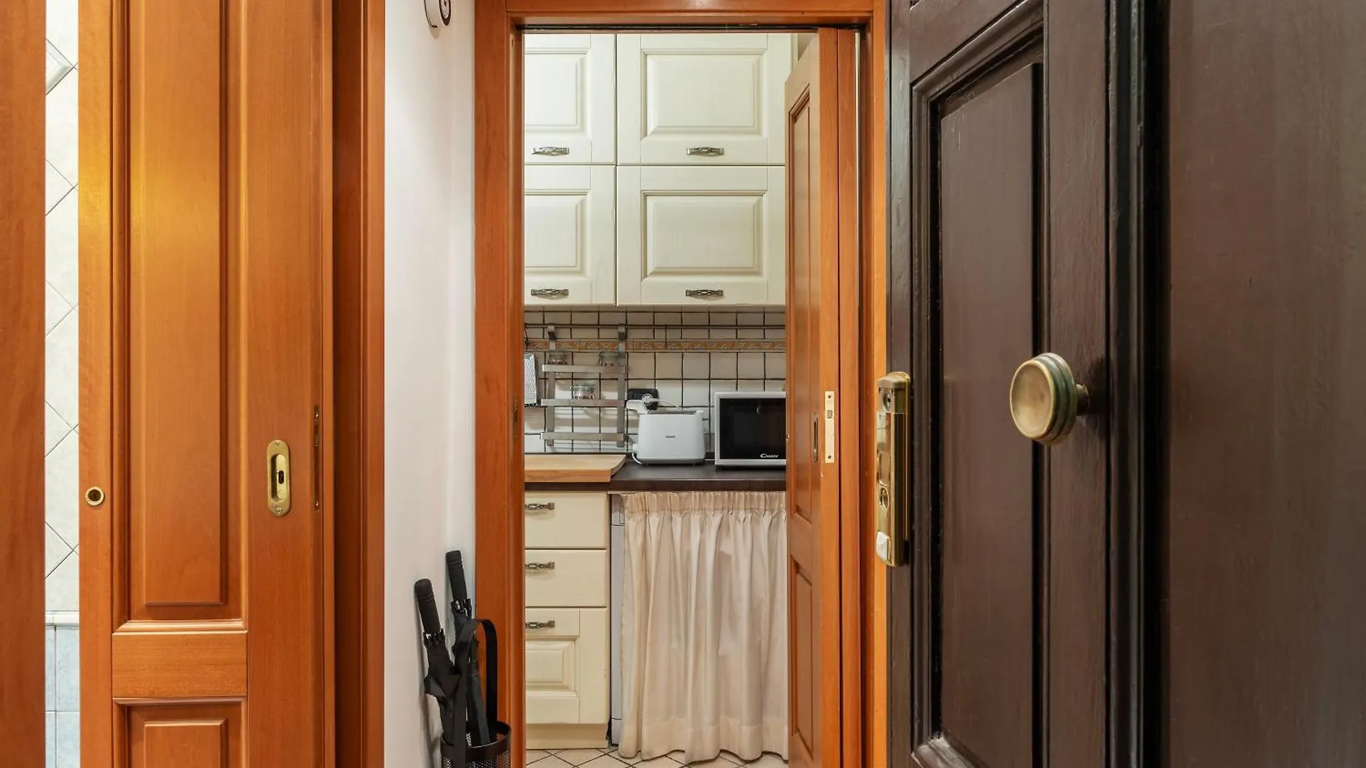 Termini Live Laugh & Love Apartment Rome