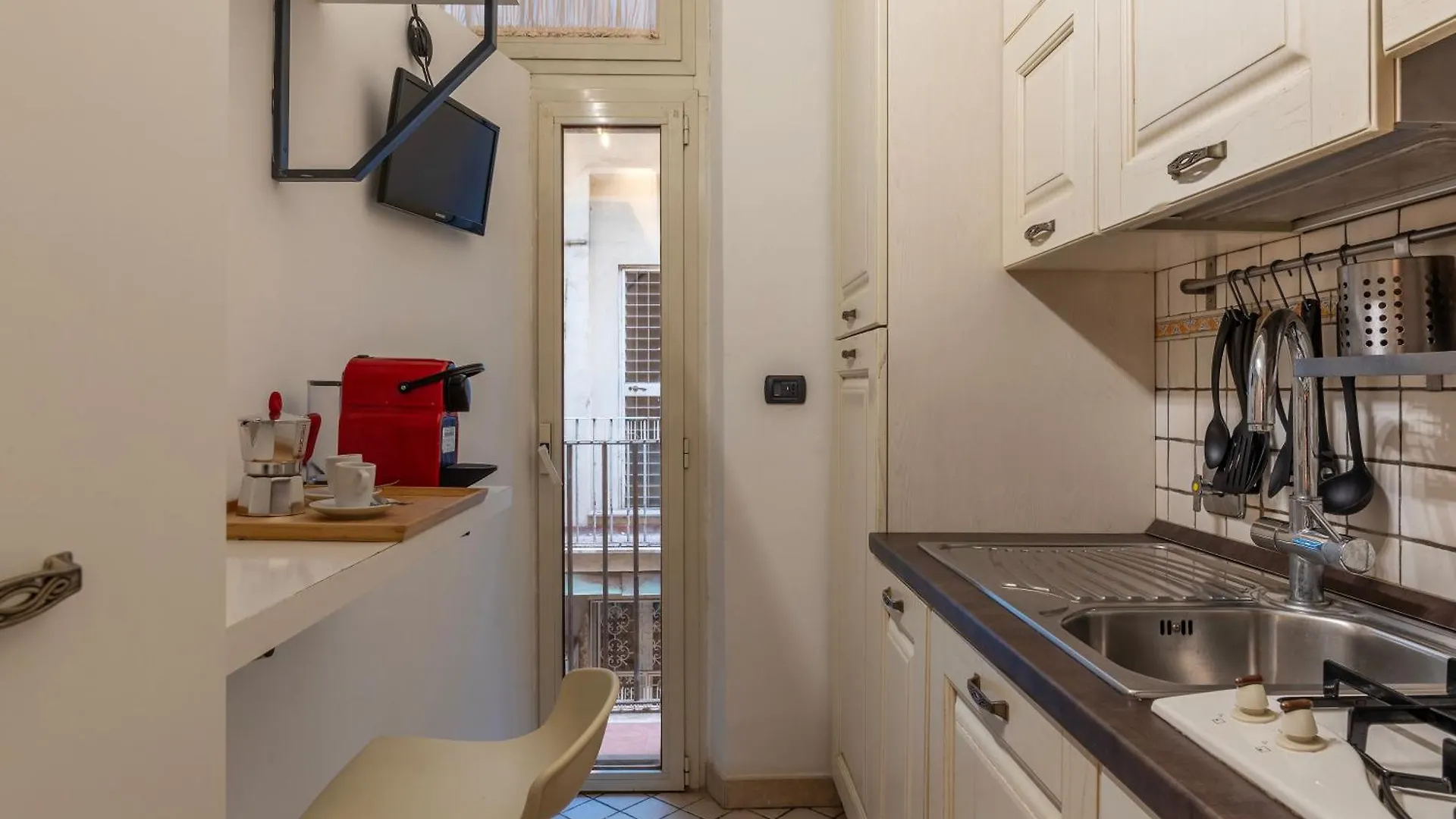 Termini Live Laugh & Love Apartment Rome